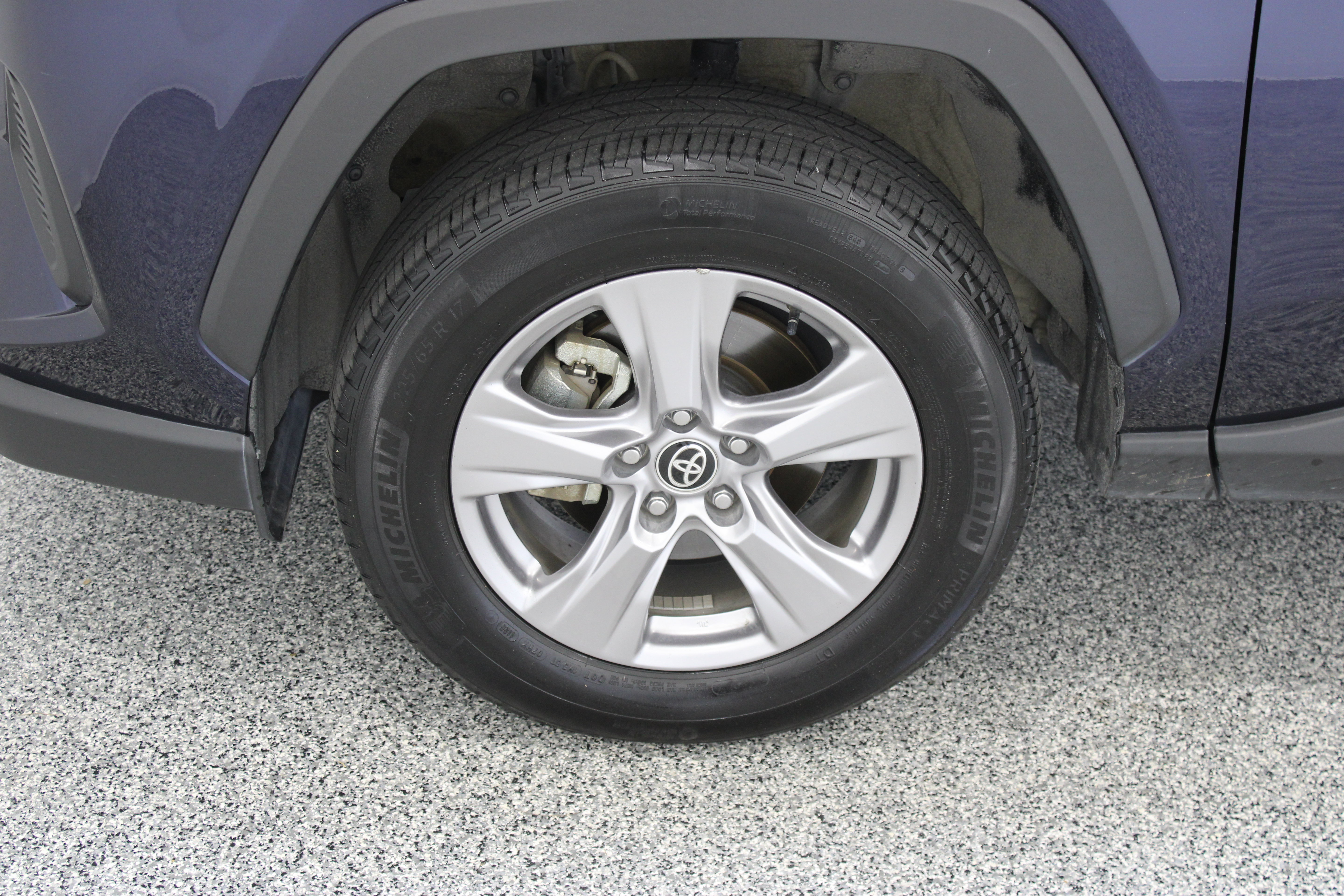 Used 2025 Toyota RAV4 XLE FWD image 11