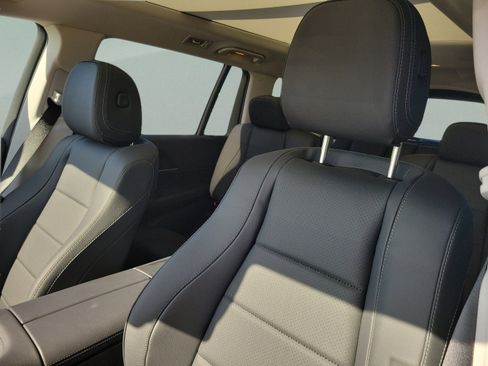 Certified 2026 Mercedes-Benz GLS 450 4MATIC image 17