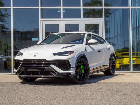 Used 2024 Lamborghini Urus Performante AWD/4WD image 1