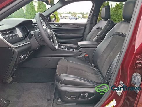 Used 2023 Jeep Grand Cherokee Altitude AWD/4WD image 14