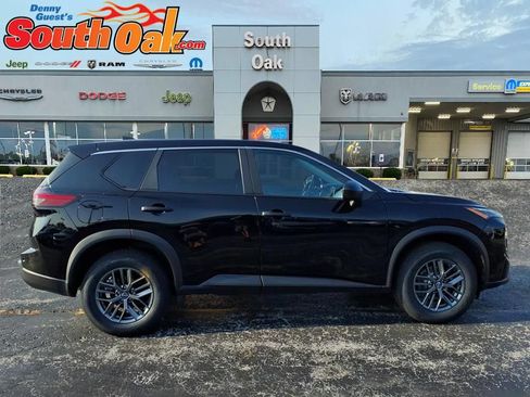 Used 2024 Nissan Rogue S FWD image 2