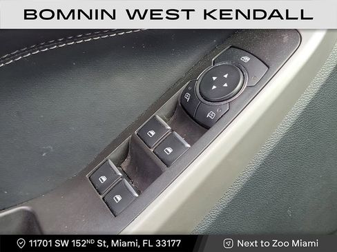 Used 2023 Ford Explorer XLT image 29