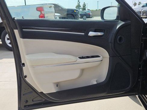 Used 2015 Chrysler 300 Limited RWD image 20