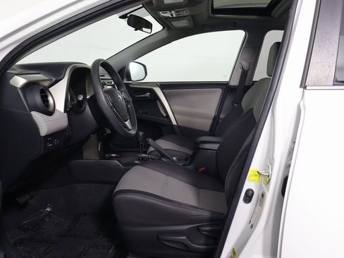 Used 2015 Toyota RAV4 XLE FWD image 10