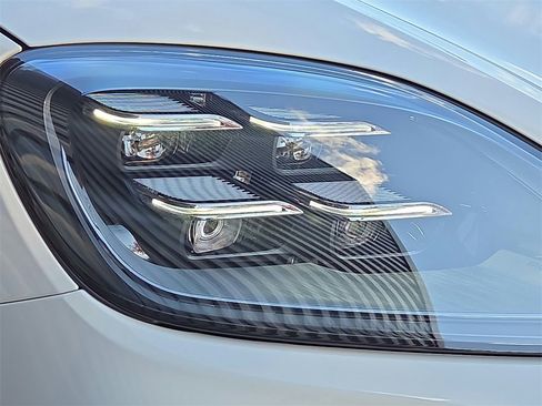 New 2026 Porsche Cayenne Coupe image 25