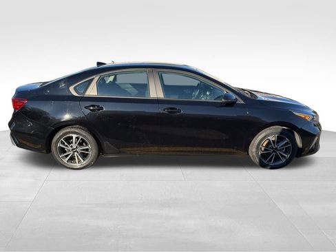 Used 2023 Kia Forte LXS w/ LXS Technology Package image 8