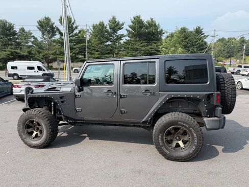 Used 2018 Jeep Wrangler Unlimited Sport S image 11