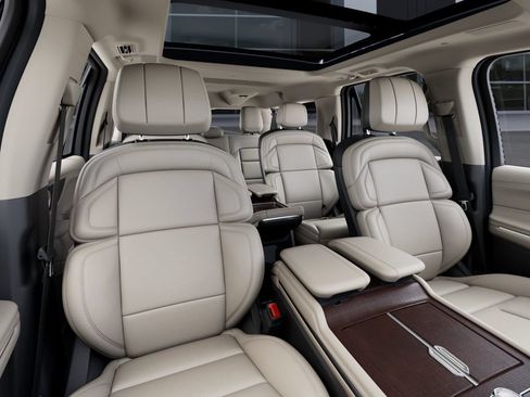New 2027 Lincoln Navigator L Reserve AWD/4WD image 10