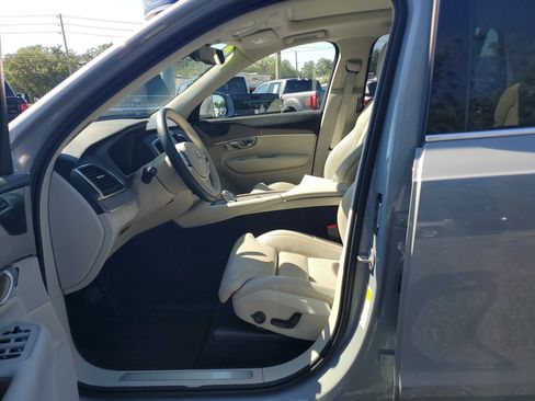 Used 2024 Volvo XC90 B6 Ultimate w/ Lounge Package AWD/4WD image 18