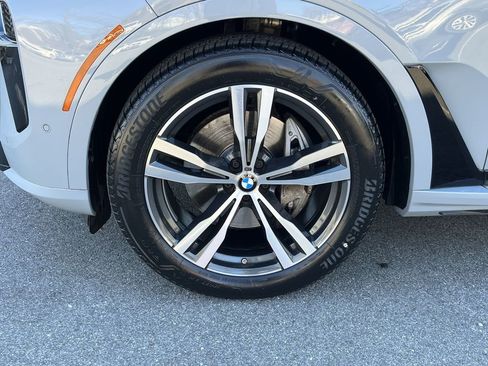 Certified 2024 BMW X7 xDrive40i w/ M Sport Package image 10