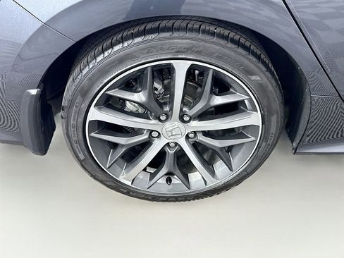 Used 2022 Honda Civic Touring image 31