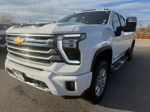 Used 2024 Chevrolet Silverado 3500 High Country w/ High Country Premium Package image 2