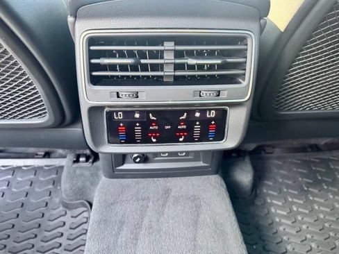 Certified 2025 Audi SQ7 Prestige AWD/4WD image 50