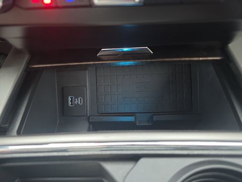 Used 2022 Ford F250 Lariat w/ Lariat Ultimate Package image 48