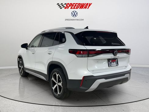 New 2025 Volkswagen Tiguan SE image 5