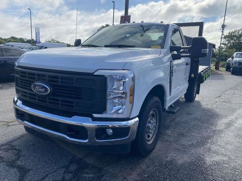 Used 2024 Ford F250 XL w/ XL Chrome Package RWD image 3