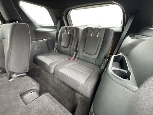 Used 2017 Ford Explorer XLT w/ Equipment Group 201A image 25