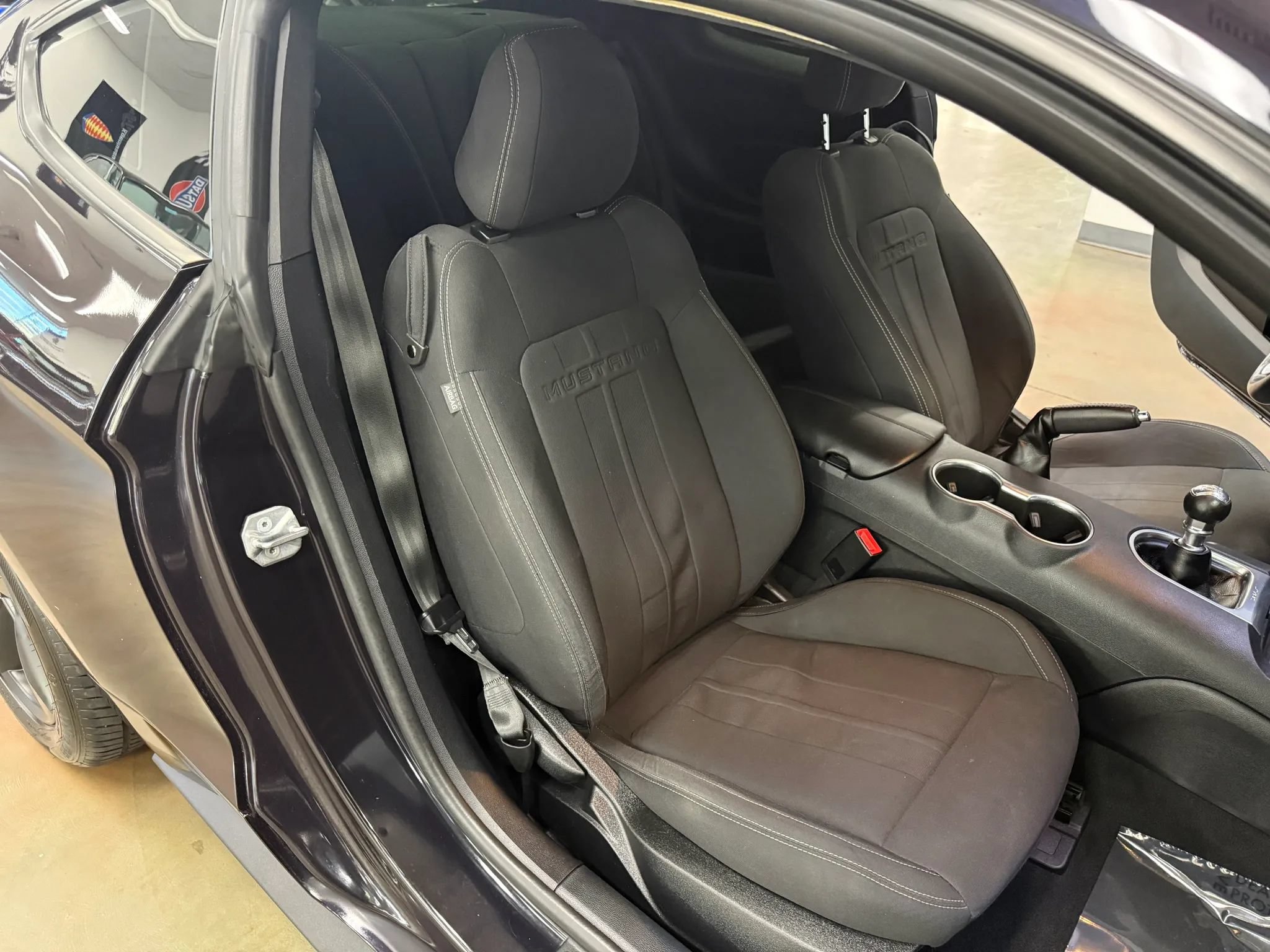 Used 2022 Ford Mustang Coupe RWD image 14