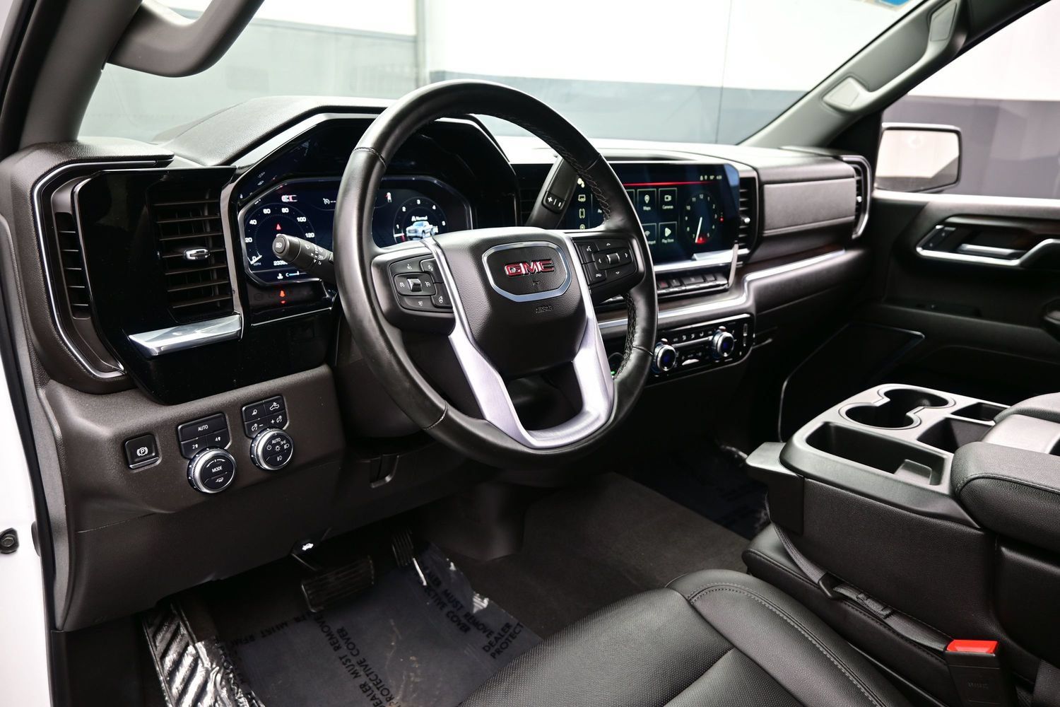Used 2024 GMC Sierra 1500 SLT AWD/4WD image 16