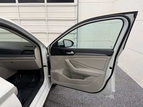 Used 2023 Volkswagen Jetta SE FWD image 28