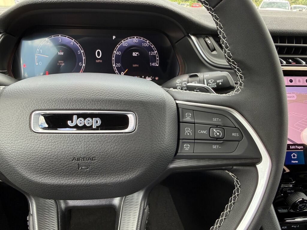 New 2027 Jeep Grand Cherokee Laredo AWD/4WD image 16