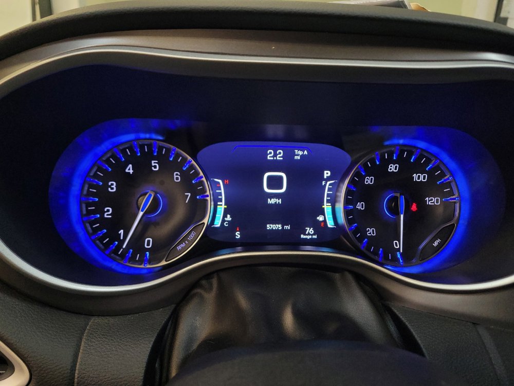 Used 2025 Chrysler Pacifica Select FWD image 23
