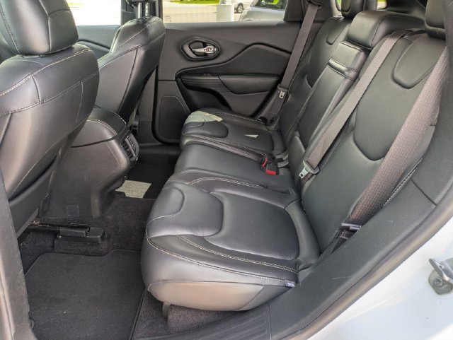 Used 2017 Jeep Cherokee Limited FWD image 22