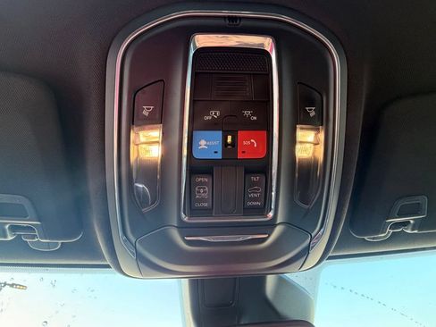 Used 2024 Jeep Grand Cherokee Laredo X AWD/4WD image 28