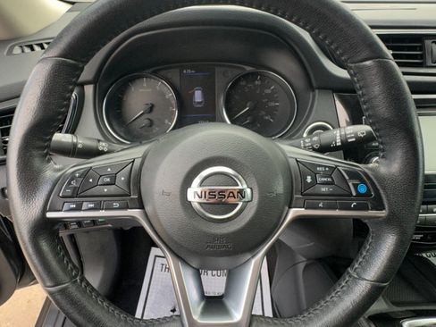 Used 2020 Nissan Rogue SL image 16