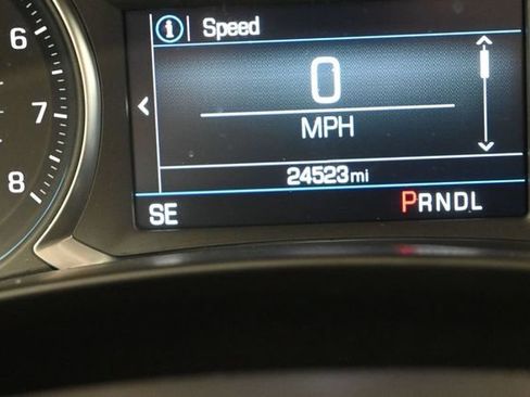 Used 2024 Chevrolet Equinox LT FWD image 15