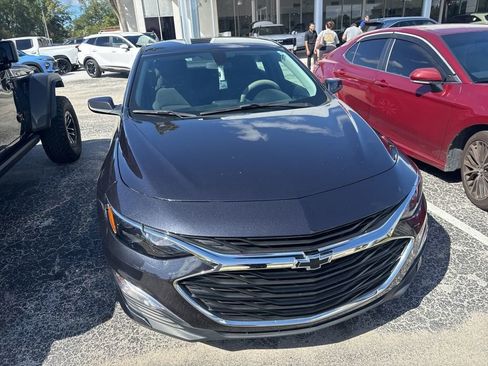 Certified 2022 Chevrolet Malibu RS image 2