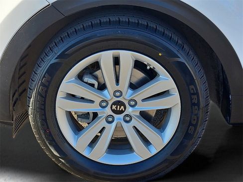 Used 2017 Kia Sportage LX image 12