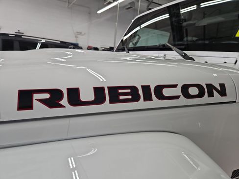 Used 2015 Jeep Wrangler Unlimited Rubicon image 26