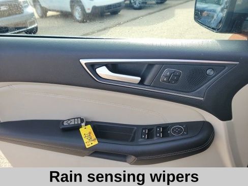 Used 2022 Ford Edge Titanium image 14