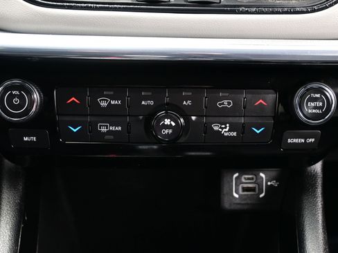 Used 2022 Jeep Compass Limited AWD/4WD image 23