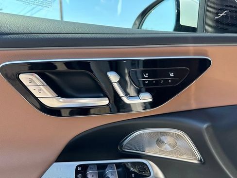 Used 2026 Mercedes-Benz E 350 4MATIC Sedan image 14