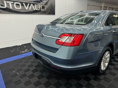 Used 2010 Ford Taurus SE image 3