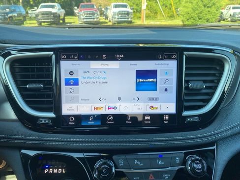 New 2026 Chrysler Pacifica Select w/ S Appearance Package image 31