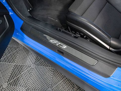 Certified 2022 Porsche 911 GT3 RWD image 33