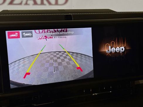 Used 2024 Jeep Wrangler Unlimited Sahara w/ Technology Group image 17