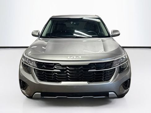 Used 2024 Kia Seltos LX AWD/4WD image 2