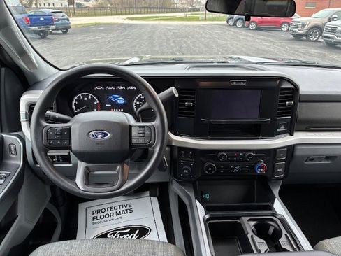Used 2025 Ford F250 XLT w/ FX4 Off-Road Package image 17