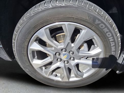 Used 2019 Chevrolet Traverse Premier w/ Driver Confidence II Package image 9