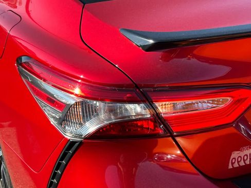 Used 2019 Toyota Camry SE w/ Sunroof Package image 20