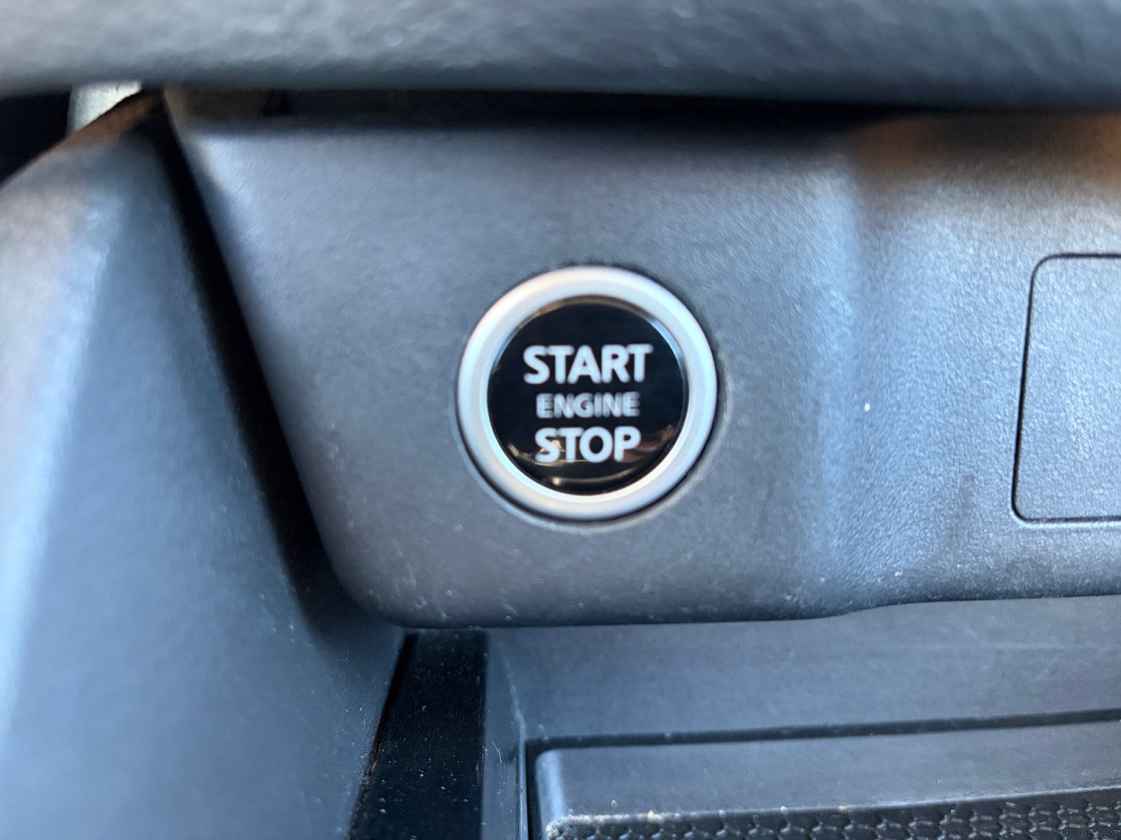 Used 2022 Nissan Rogue SV AWD/4WD image 30