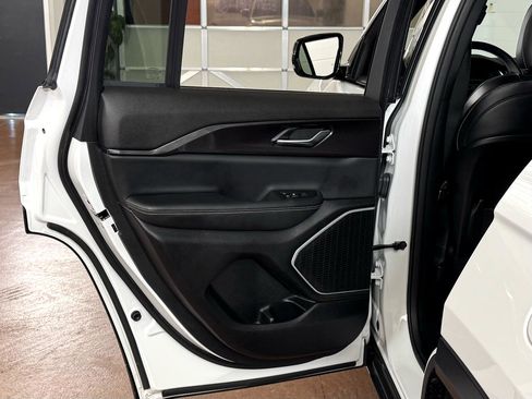 Used 2022 Jeep Grand Cherokee Altitude image 33