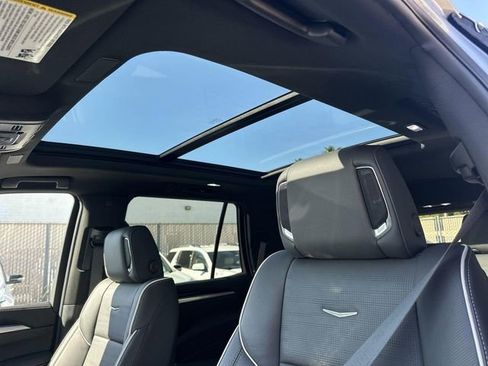 Used 2025 Cadillac Escalade Sport AWD/4WD image 18