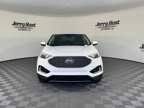 Used 2024 Ford Edge SEL image 7