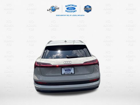 Used 2021 Audi e-tron Premium w/ Convenience Plus Package AWD/4WD image 4