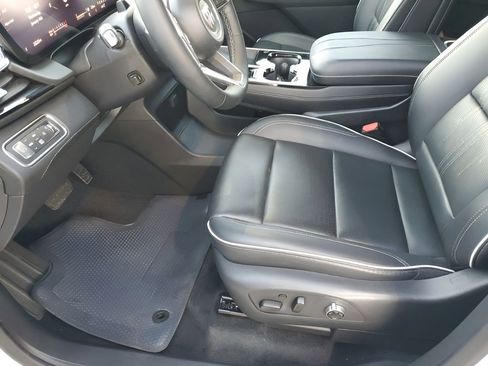 Used 2025 Buick Enclave Avenir w/ Super Cruise Package image 31